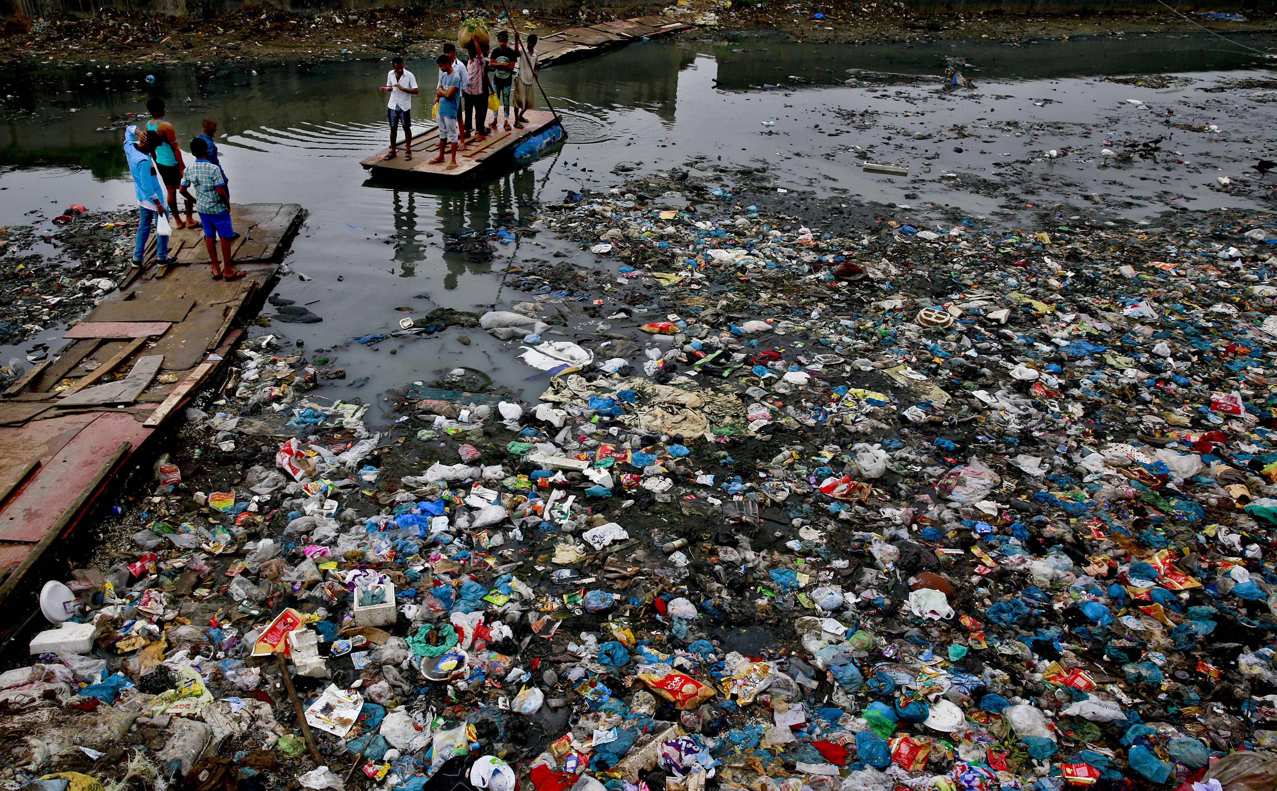 ONU Aprueban acuerdo contra contaminación con plásticos