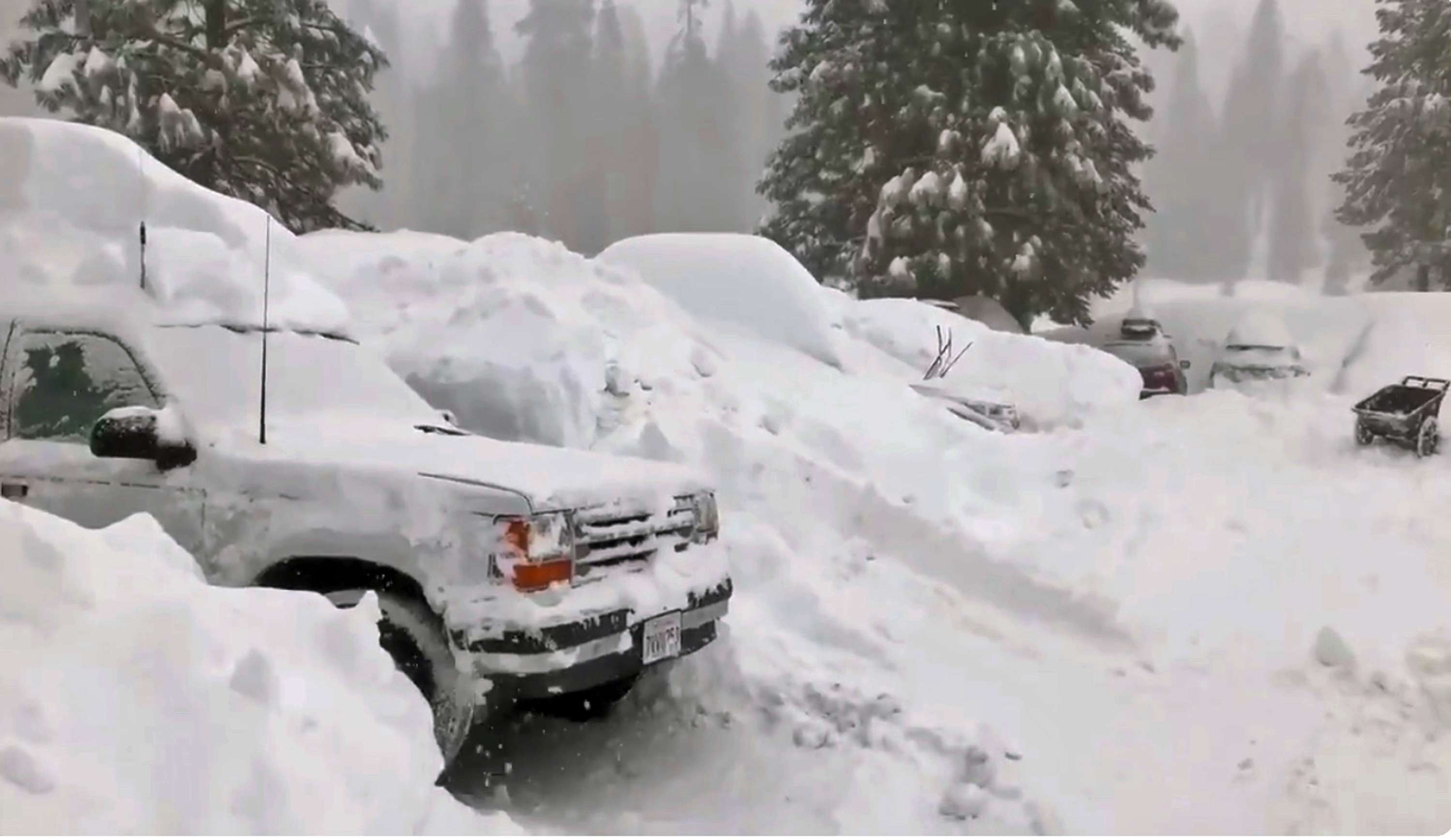 California Liberan a huéspedes atrapados por la nieve