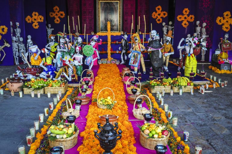 Altar De Muertos Tradicion Mexicana Altares De Muertos Tradiciones